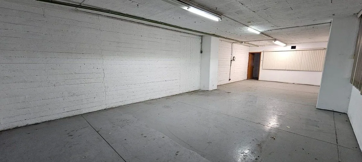 Foto 5 de BODEGA CON OFICINA EN RENTA SOBRE PLAN DE SAN LUIS