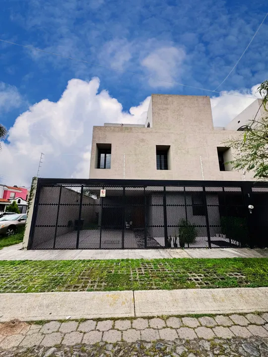 Foto 3 de CASA EN VENTA en ESQUINA con ROOF / Jardines del Valle dentro de privada