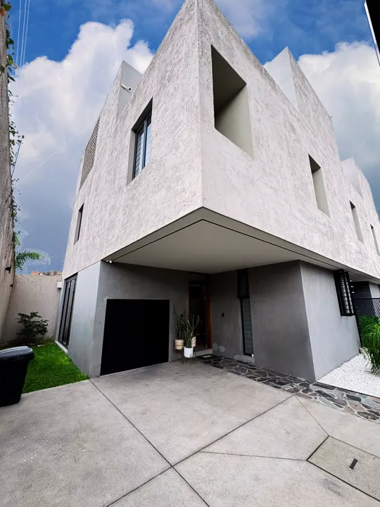 Foto 4 de CASA EN VENTA en ESQUINA con ROOF / Jardines del Valle dentro de privada