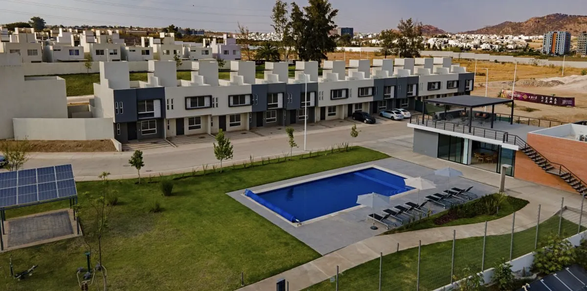 Foto 2 de Casa CYGNUS en fraccioniamiento Abie, junto a Colegio Tepeyac, Zapopan