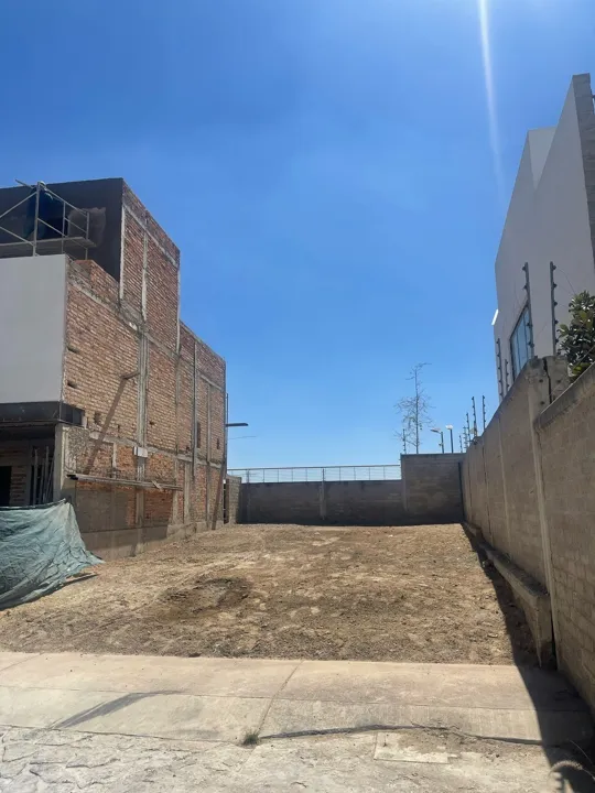 *baja de Precio* Venta Terreno Soaré II Coto con Alberca
