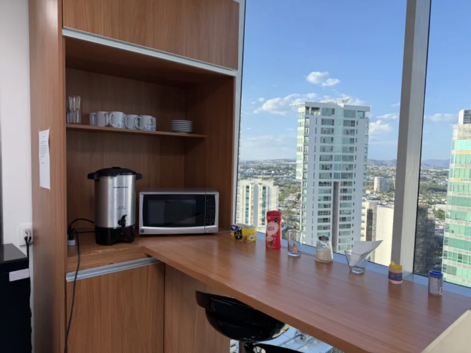Foto 5 de Oficina en renta en Avenida Paseo Royal Country, Puerta De Hierro, Zapopan