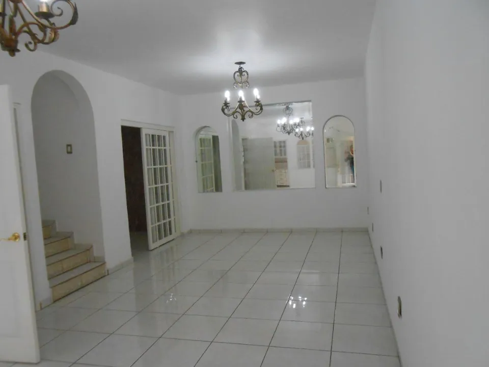 Foto 4 de Casa en renta en Cometa, Jardines del Bosque, Guadalajara