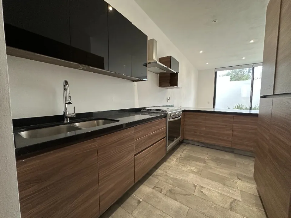 Casa en venta en Avenida del Bosque Real, Valle Imperial, Zapopan