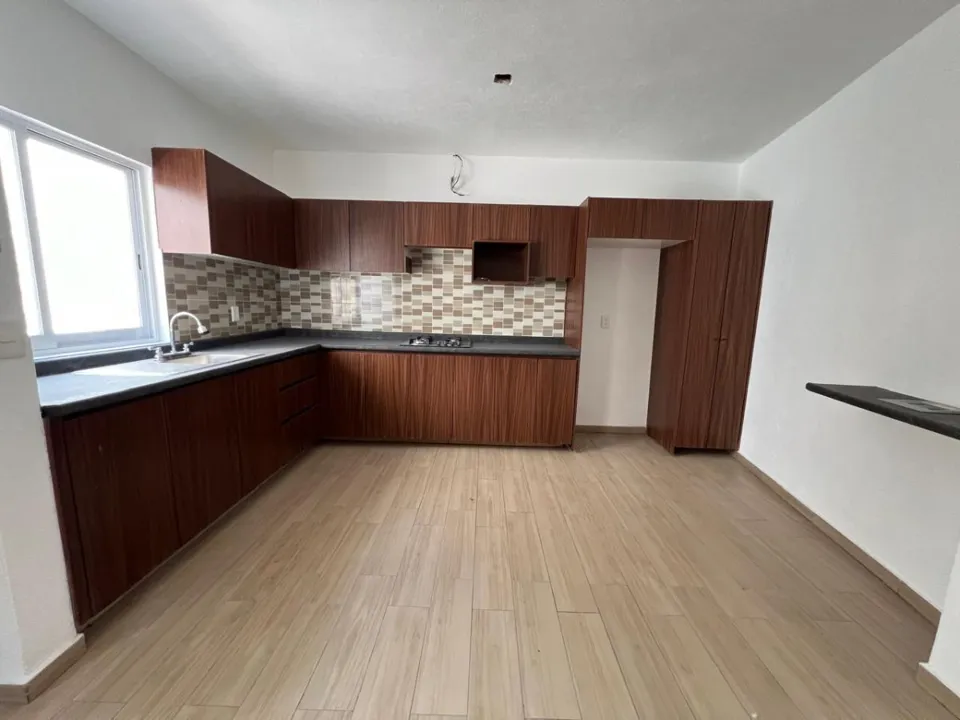 Foto 5 de DEPARTAMENTO EN 2 NIVELES EN VENTA ZONA OBLATOS