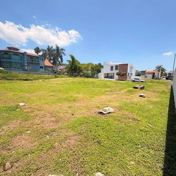 Foto 2 de Terreno en Venta en Campo Nogal Residencial - Los Gavilanes 6