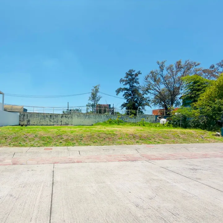 Foto 4 de Terreno en Venta en Campo Nogal Residencial - Los Gavilanes 6