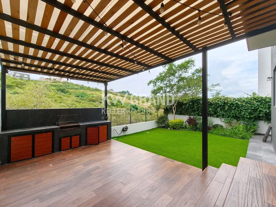 Foto 8 de Casa en Renta en Colinas de San Isidro, Zapopan