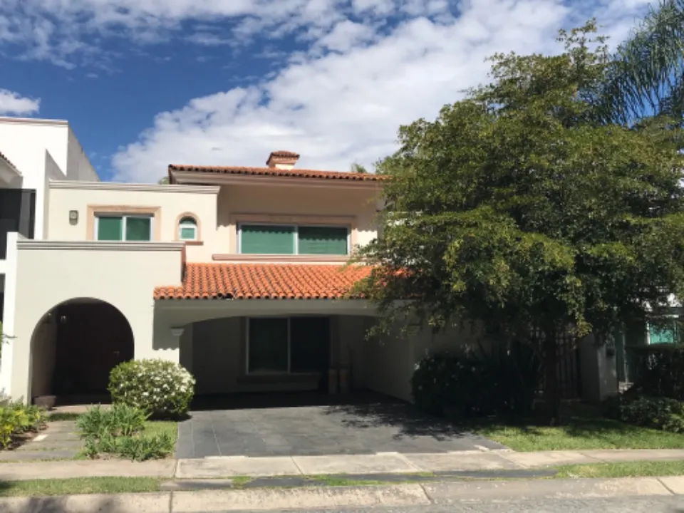 Casa en venta en Azaleas, Bugambilias, Zapopan