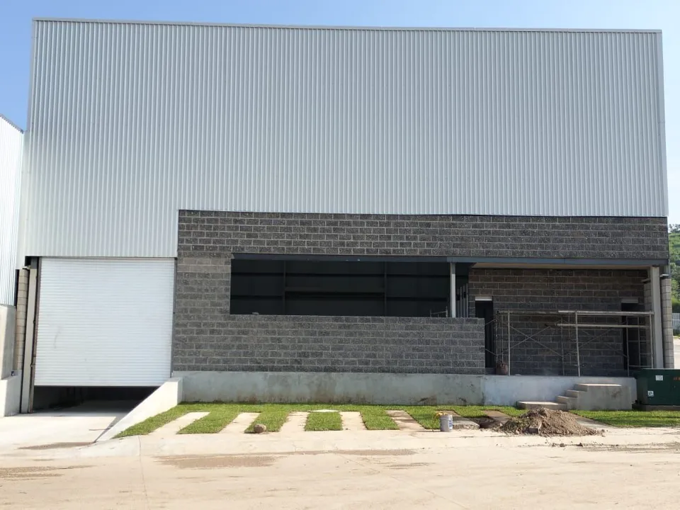 Foto 7 de Bodega industrial en renta en Tlajomulco de Zúñiga con andén de carga |