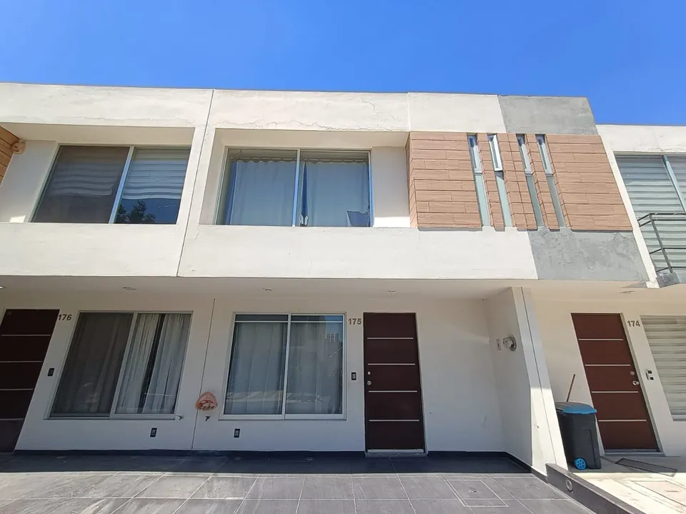Casa en venta en SANTA CRUZ DEL VALLE, Tlajomulco de Zuñiga
