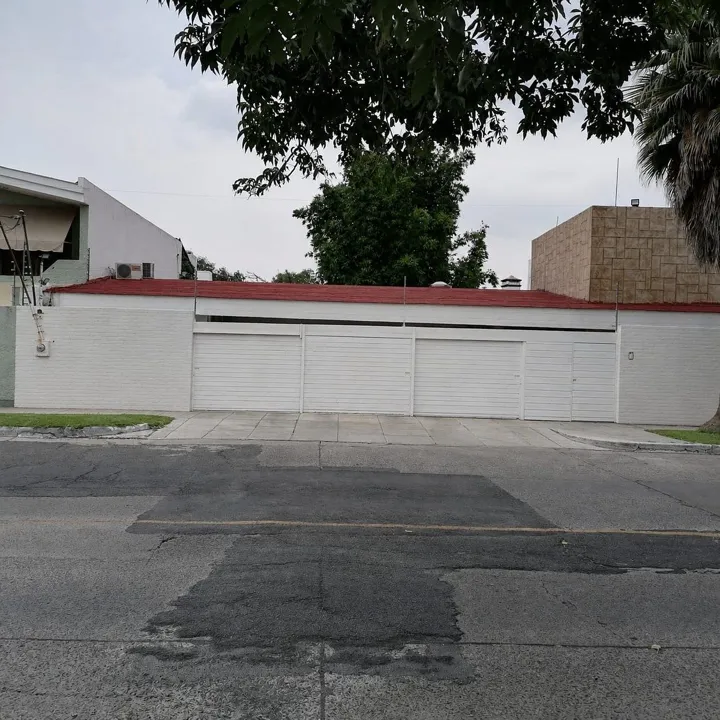 Casa en Venta en Juan Manuel Vallarta, Zapopan, Jalisco.