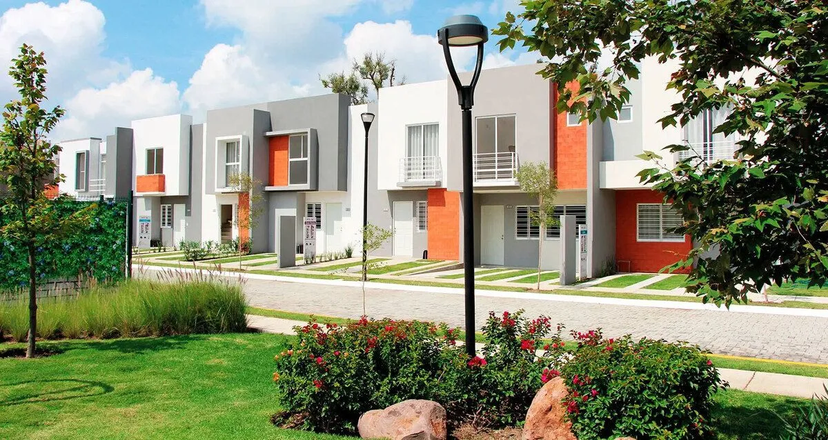 Foto 2 de DESARROLLO PASEO DE LOS PARQUES: CASAS Y DEPARTAMENTOS EN TLAJOMULCO