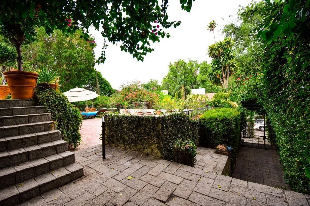 Foto 3 de VENTA y RENTA CASA EN LAS CAÑADAS ZAPOPAN JALISCO