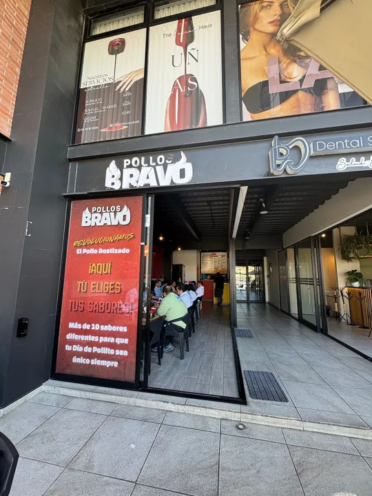 Foto 2 de LOCAL COMERCIAL EN PLANTA BAJA LA ESTANCIA