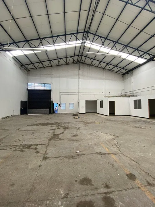 Foto 3 de En Renta-Bodega Comercial dentro de zona metropolitana de Guadalajara!!