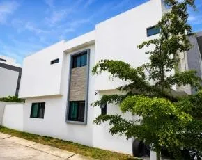 Foto 2 de Casa en venta en Av. Punto Sur, Punto Sur, Tlajomulco de Zúñiga