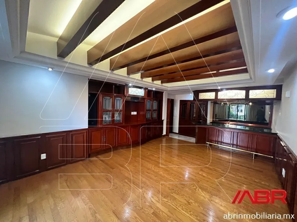 Foto 3 de RESIDENCIA IMPECABLE EN RENTA EN COTO CHAPALITA