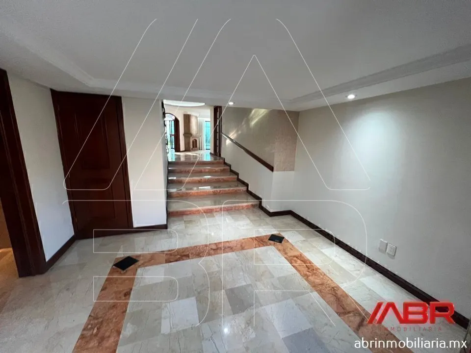Foto 4 de RESIDENCIA IMPECABLE EN RENTA EN COTO CHAPALITA