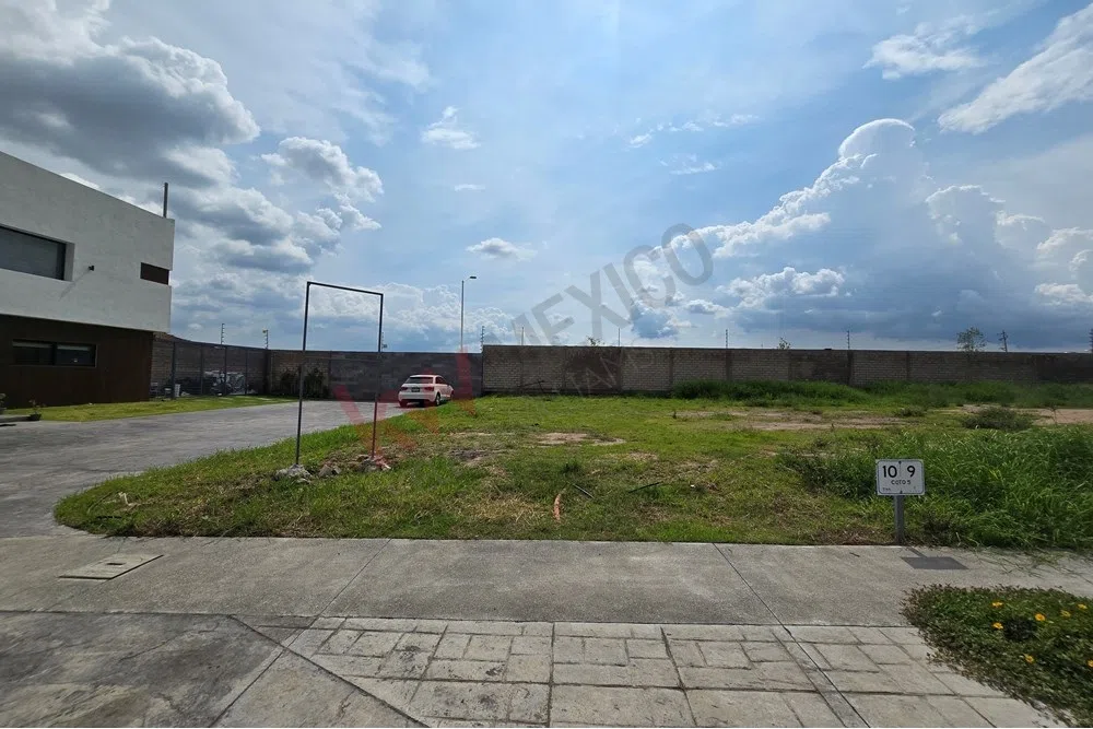 TERRENO EN ESQUINA EN ALVA RESIDENCIAL | 168.60 M²