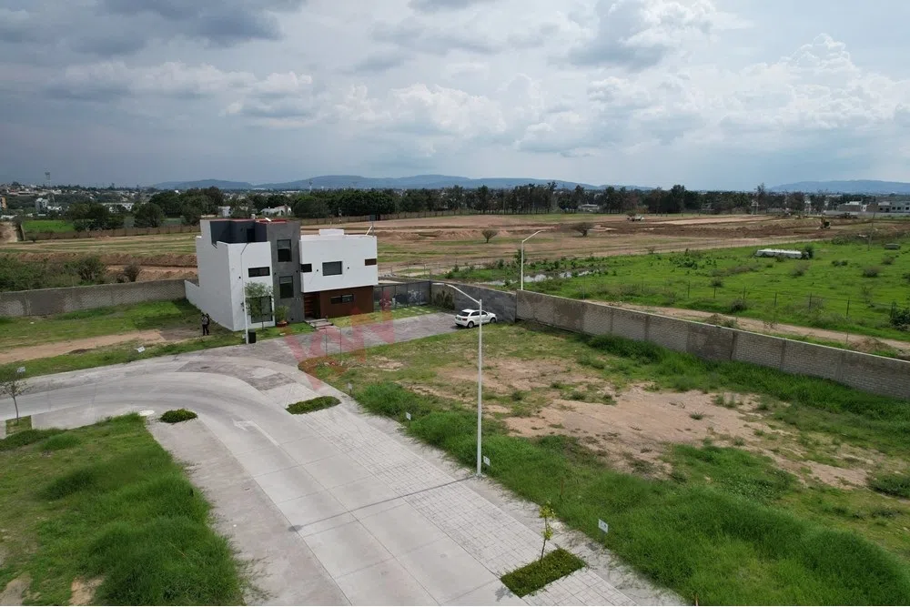 Foto 5 de TERRENO EN ESQUINA EN ALVA RESIDENCIAL | 168.60 M²