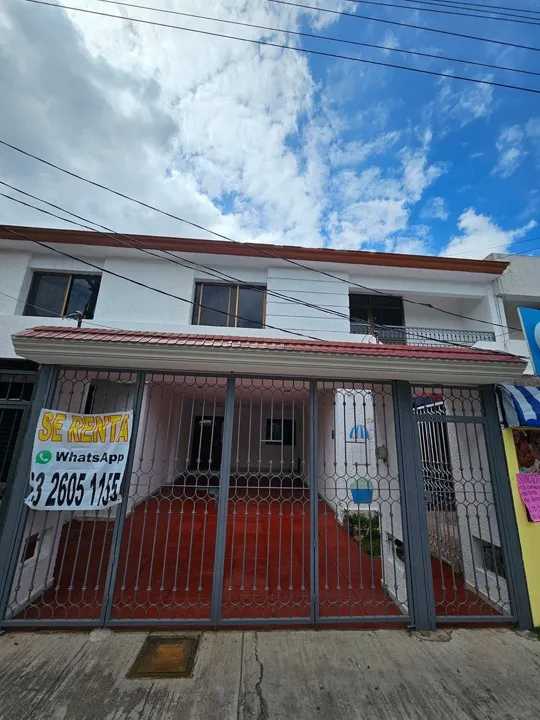 Amplisima casa sobre Rafael Sanzio Y guadalupe