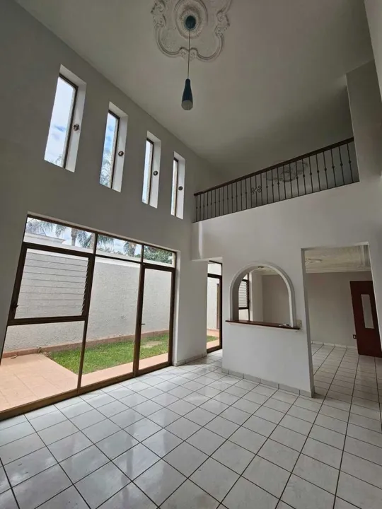 Foto 4 de Amplisima casa sobre Rafael Sanzio Y guadalupe