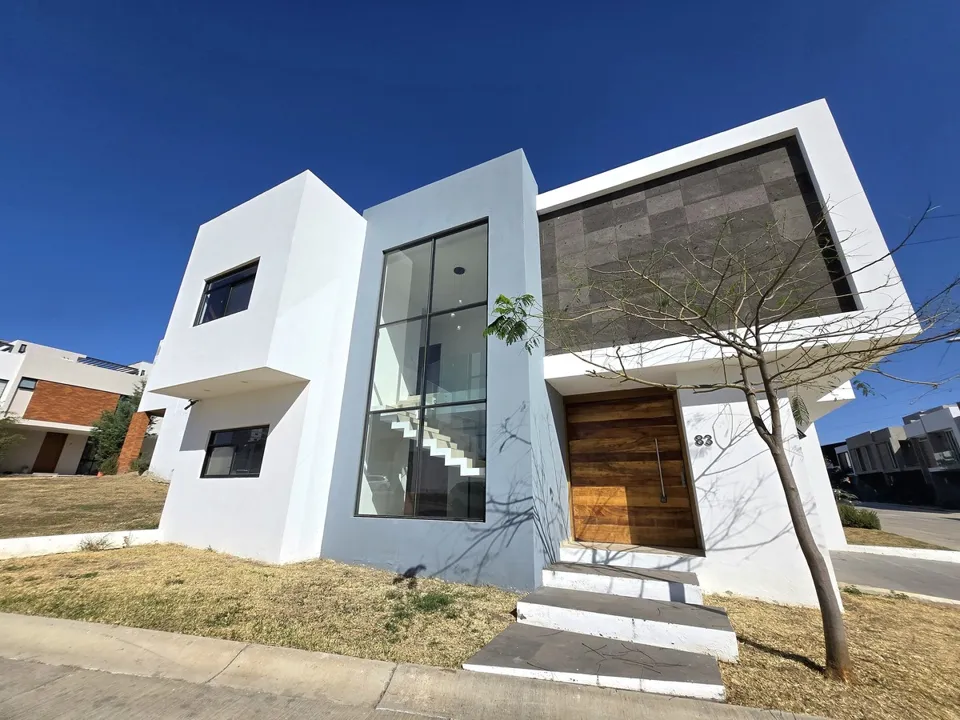 Casa nueva en venta en Capital Norte. Coto SIVEC