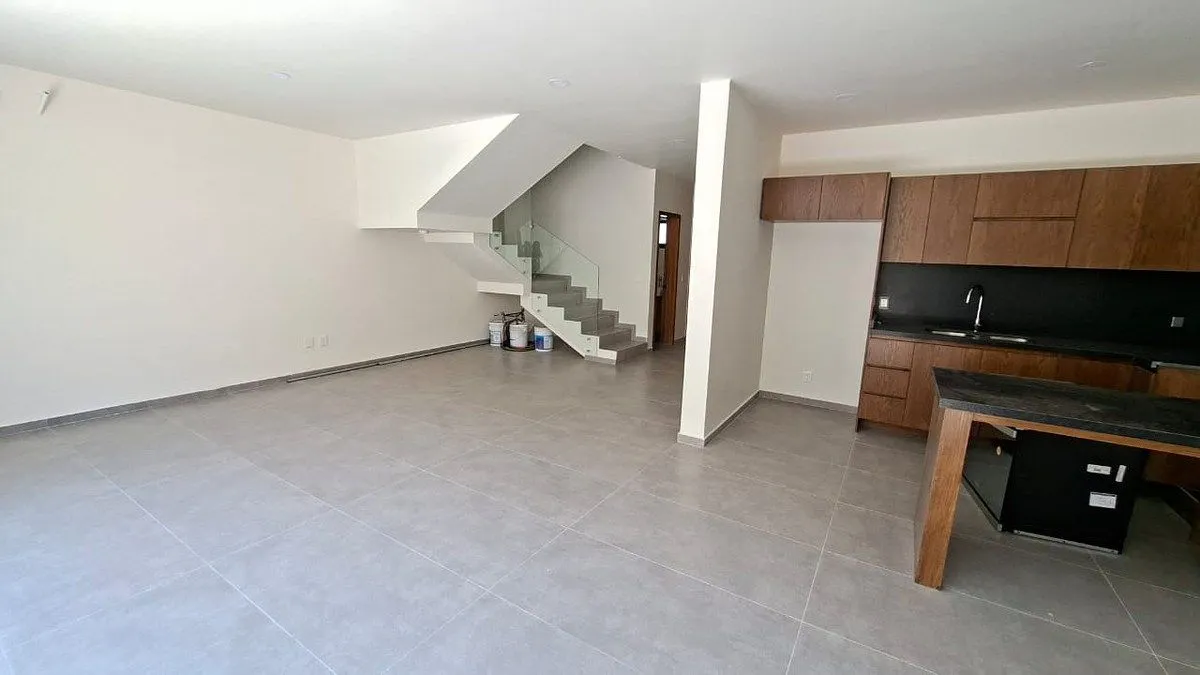 Foto 3 de CASA DE RENTA EN COTO ALTANZA SOLARES. ZAPOPAN JAL.