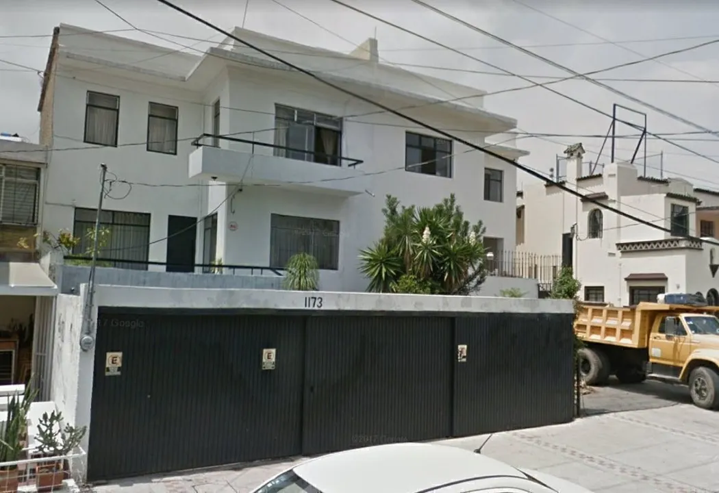 CASA CON USO DE SUELO EN COL. AMERICANA, GUADALAJARA, JAL.