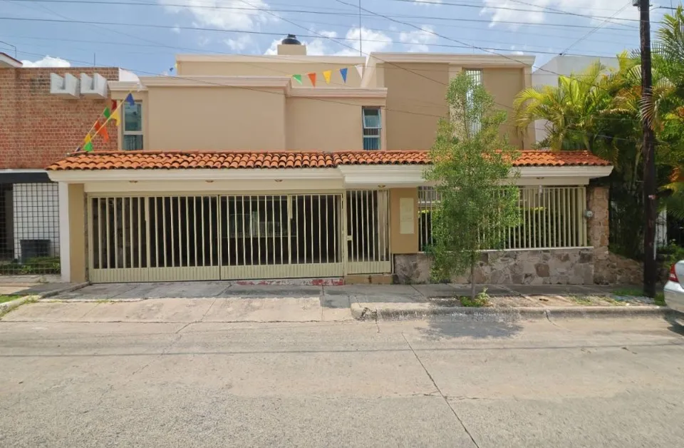 Casa en venta en Mercaderes, Jardines del Country, Guadalajara