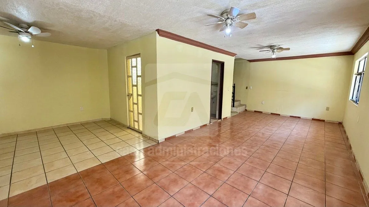 Foto 3 de CASA EN VENTA DE 3 NIVELES EN COTO EN CIUDAD GRANJA