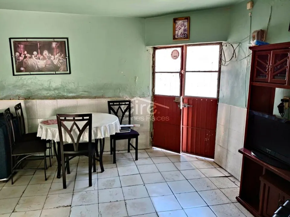 Foto 2 de Casa en venta en Balcones de Oblatos, Guadalajara | 2 niveles con acceso indepen