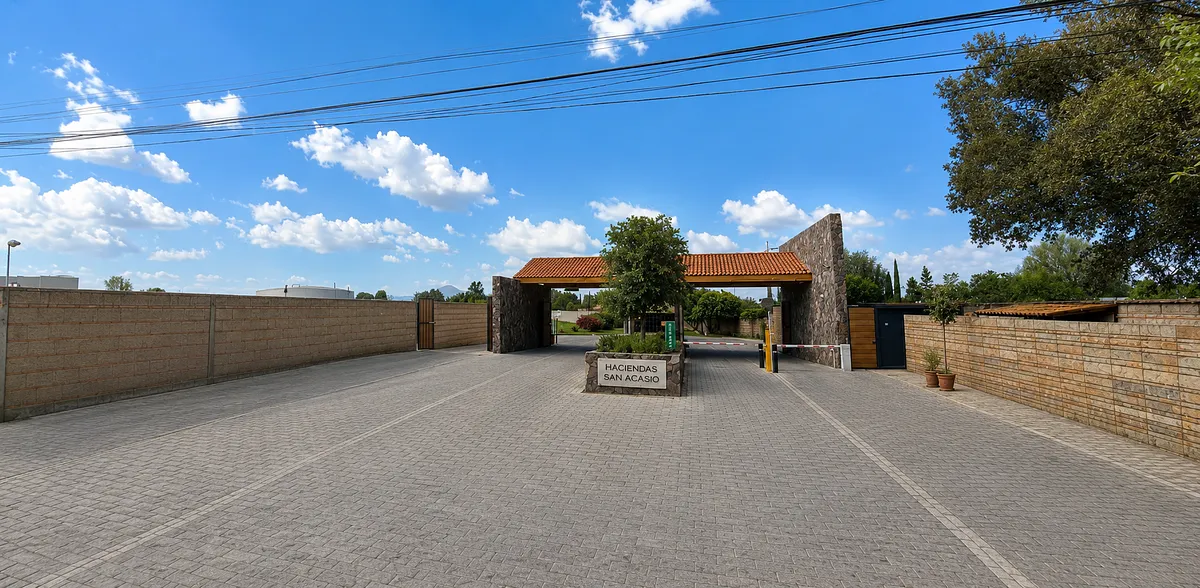 Foto 2 de Terreno en venta en Hacienda San Acacio