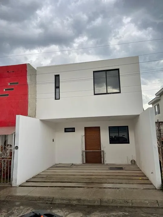 CASA EN VENTA EN BOSQUES DE LA ESPERANZA, TLAJOMULCO DE ZÚÑIGA