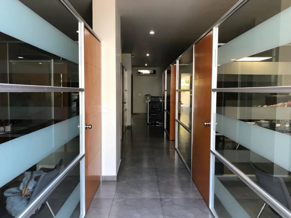 Foto 3 de OFICINAS EN VENTA ARCOS VALLARTA