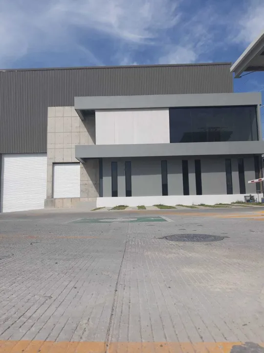 BODEGA EN RENTA – PARQUE INDUSTRIAL EN ADOLF B. HORN, TOLUQUILLA