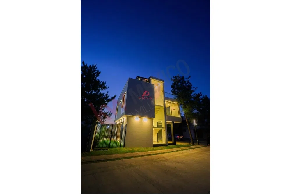 Foto 4 de Casa en venta en Solares Zapopan con ingeniería sísmica y acabados de lujo.*