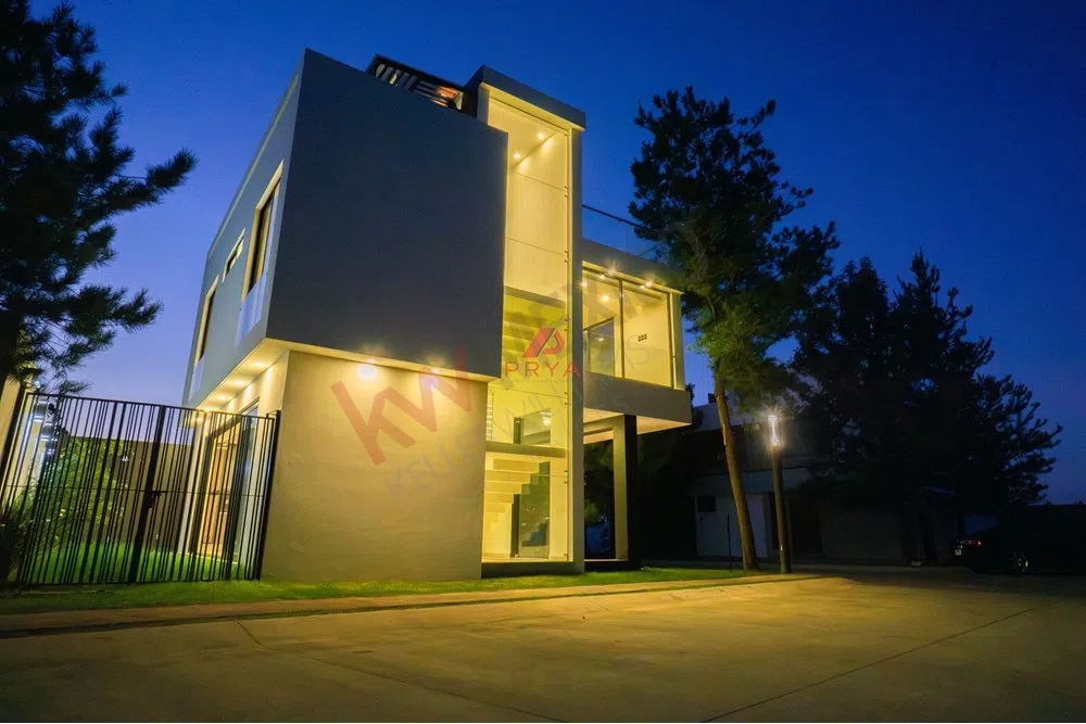 Foto 5 de Casa en venta en Solares Zapopan con ingeniería sísmica y acabados de lujo.*