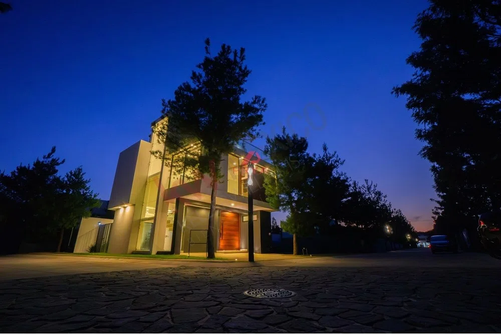 Foto 7 de Casa en venta en Solares Zapopan con ingeniería sísmica y acabados de lujo.*