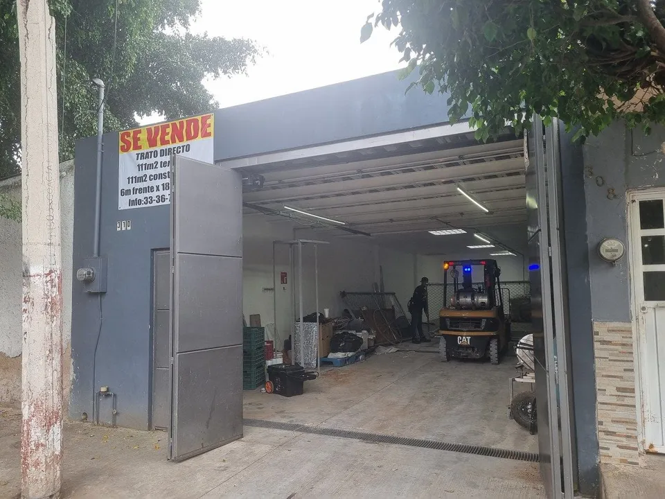 Bodega 111m2 a Cuadras del Rastro de Guadalajara, Jalisco Cerca de Gobernador Cu