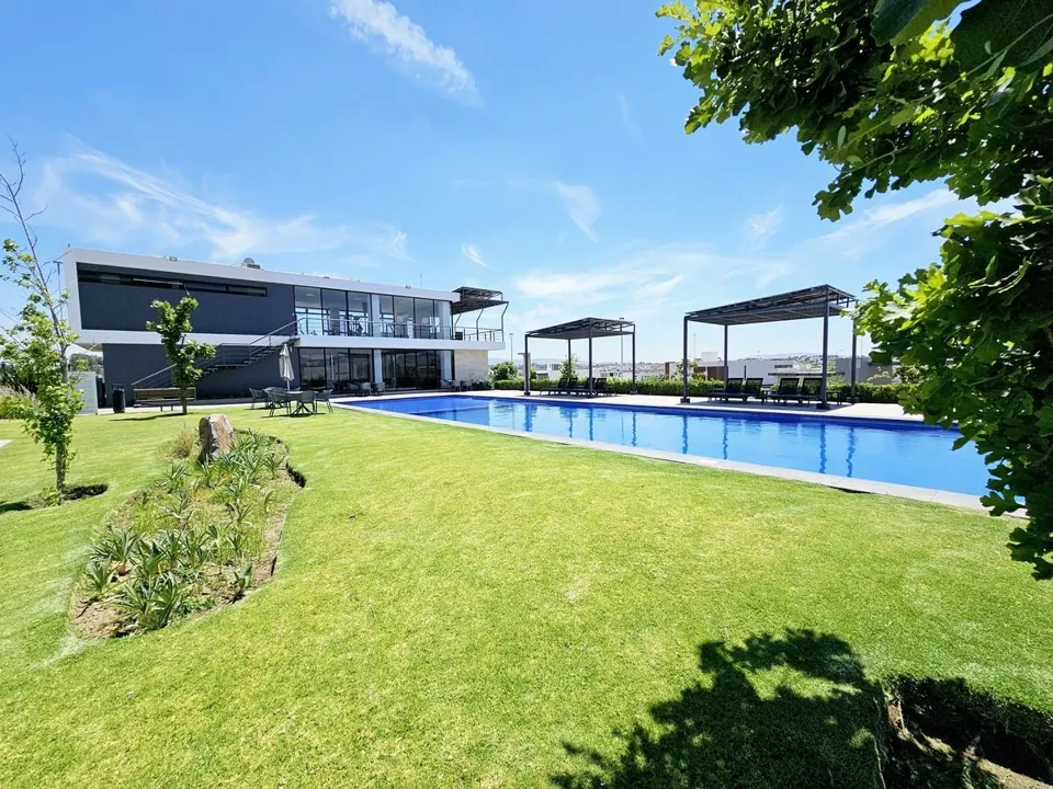 Excelente Terreno Orientación Norte - Sur en Valle Imperial en Coto Privado