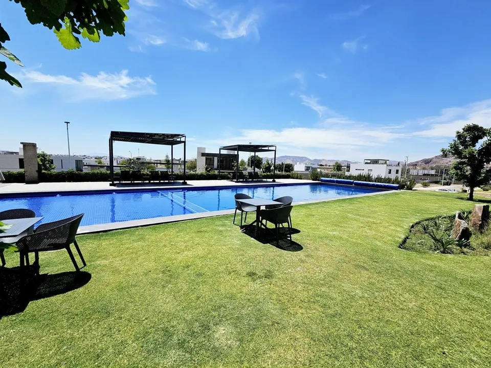 Foto 3 de Excelente Terreno Orientación Norte - Sur en Valle Imperial en Coto Privado