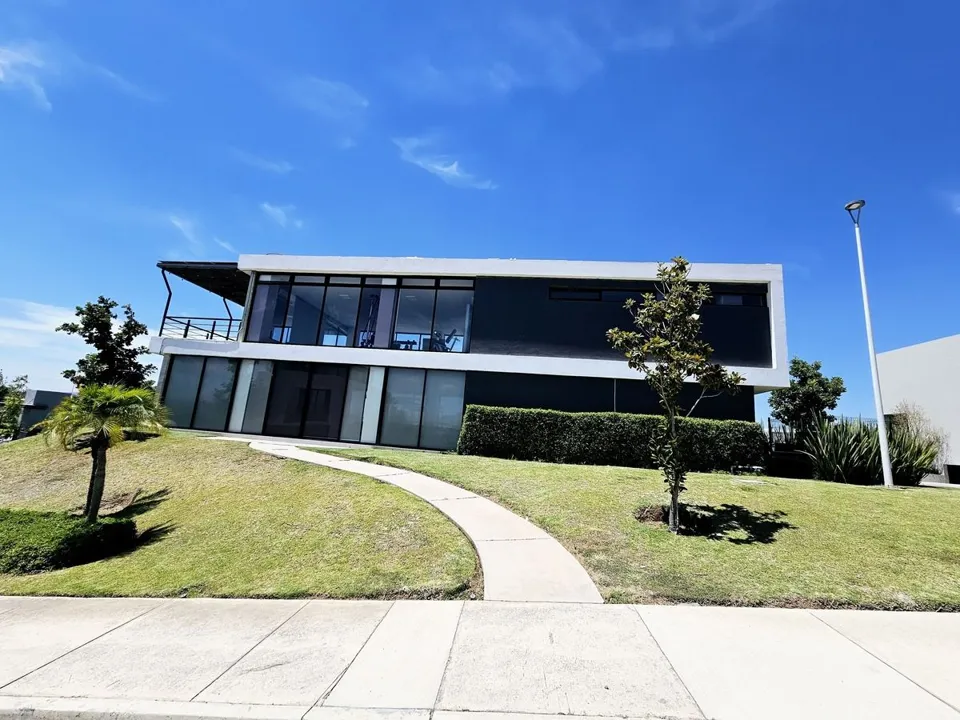 Foto 4 de Excelente Terreno Orientación Norte - Sur en Valle Imperial en Coto Privado