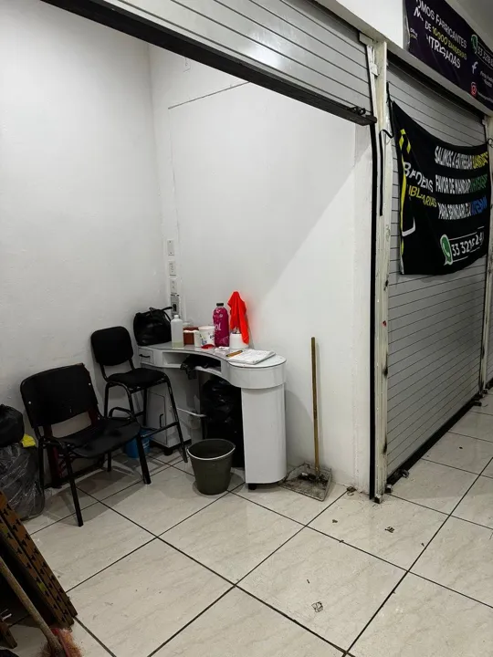Foto 3 de LOCALES COMERCIALES SOBRE AV.HIDALGO EN ZONA CENTRO