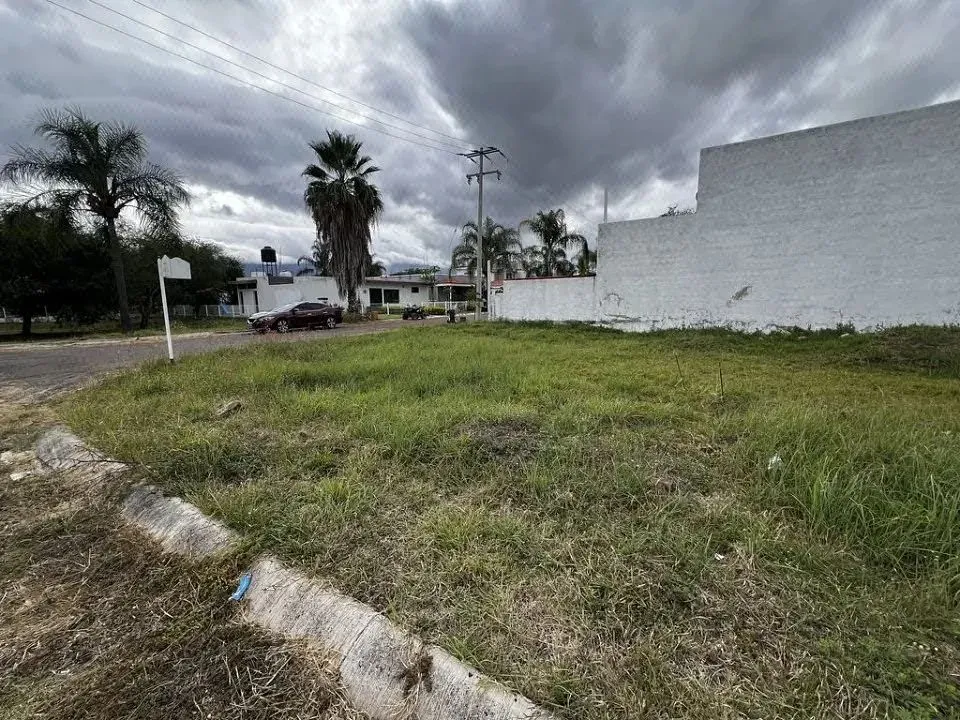 Foto 2 de TERRENO ESQUINA CERCA LAGUNA DE CAJITITLÁN