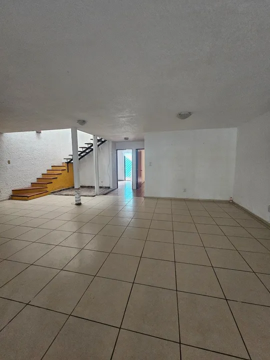 Foto 2 de Casa en venta La estancia cerca de Galerías, Zapopan