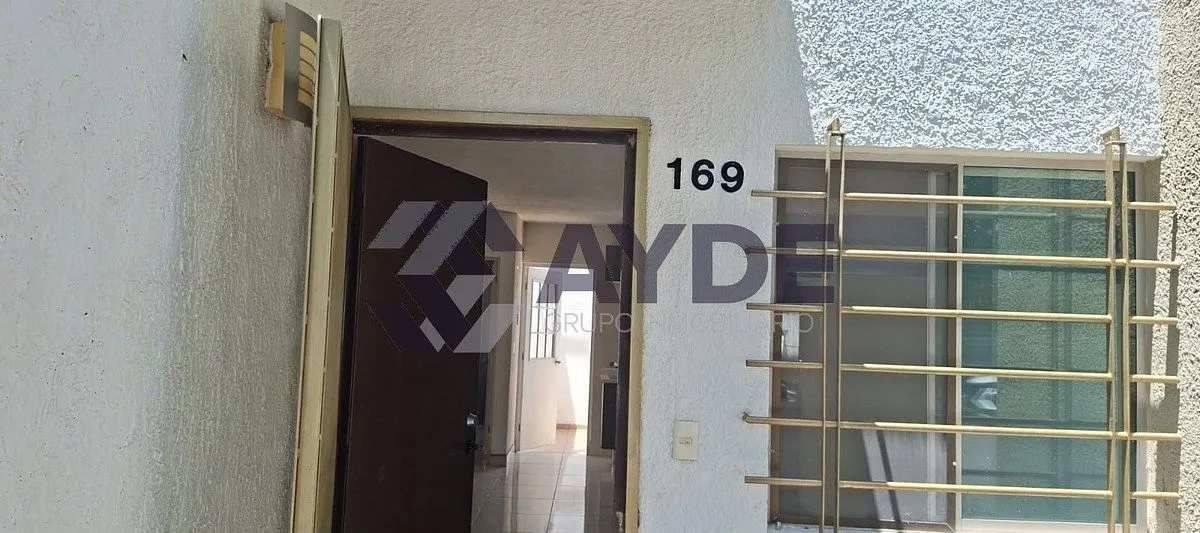 Foto 2 de CASA EN RENTA EN ALHAMBRA INT. 169