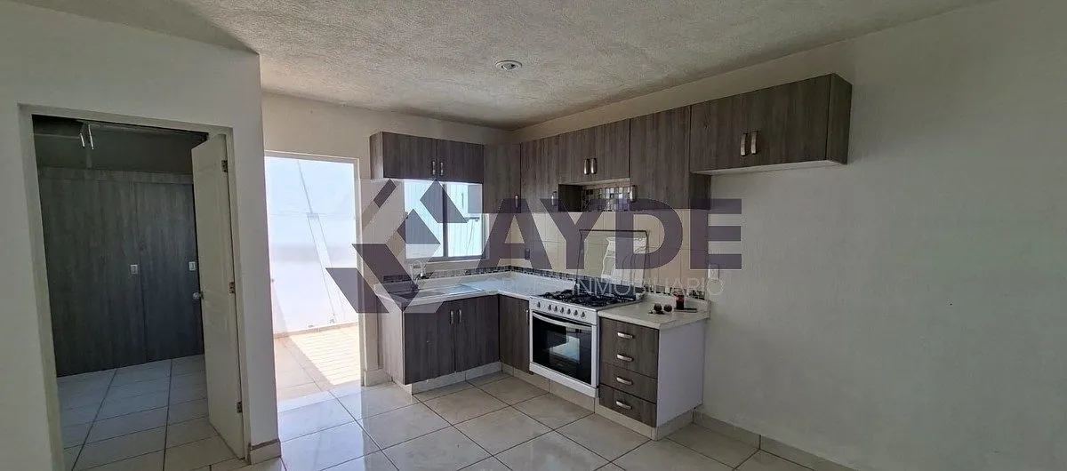 Foto 4 de CASA EN RENTA EN ALHAMBRA INT. 169