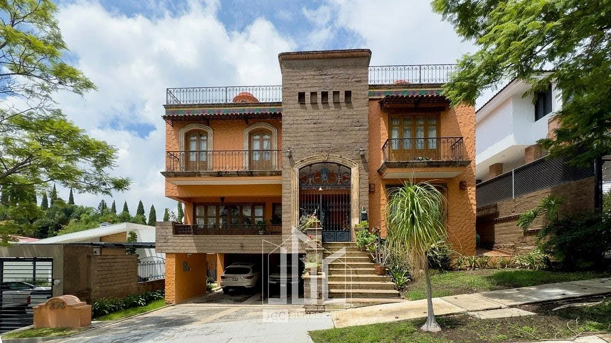 CASA EN RENTA EN EL PALOMAR - PASEO DE LAS CUMBRES